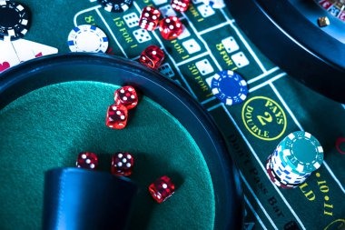 ligaemas app showing live blackjack table with dealer and player interface